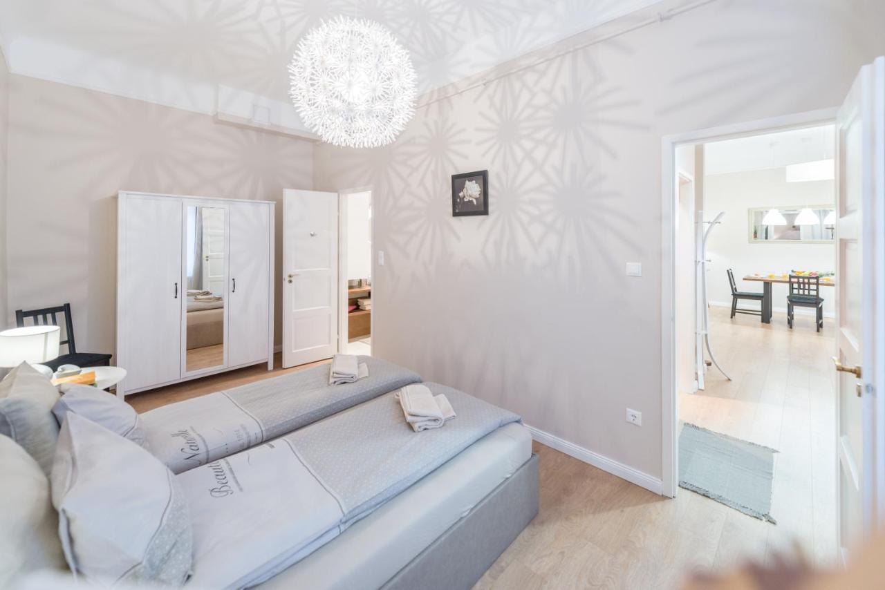 Апартаменты Downtown Heart 3 Bdr, 2 Bath, A/c *