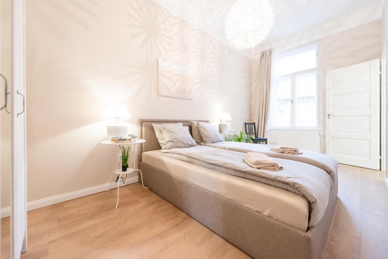 Downtown Heart 3 Bdr, 2 Bath, A/c Апартаменты *