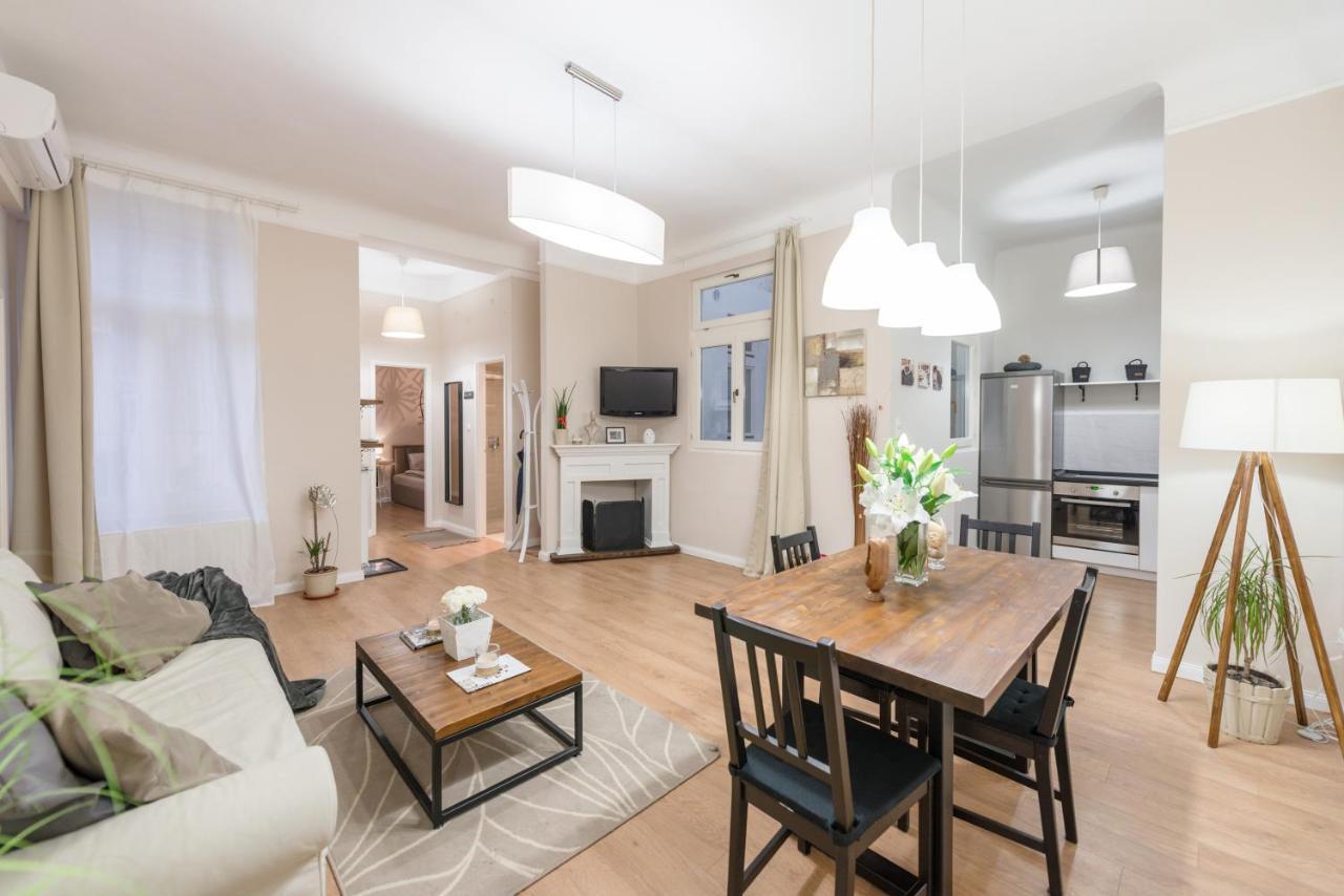 Downtown Heart 3 Bdr, 2 Bath, A/c Апартаменты Будапешт