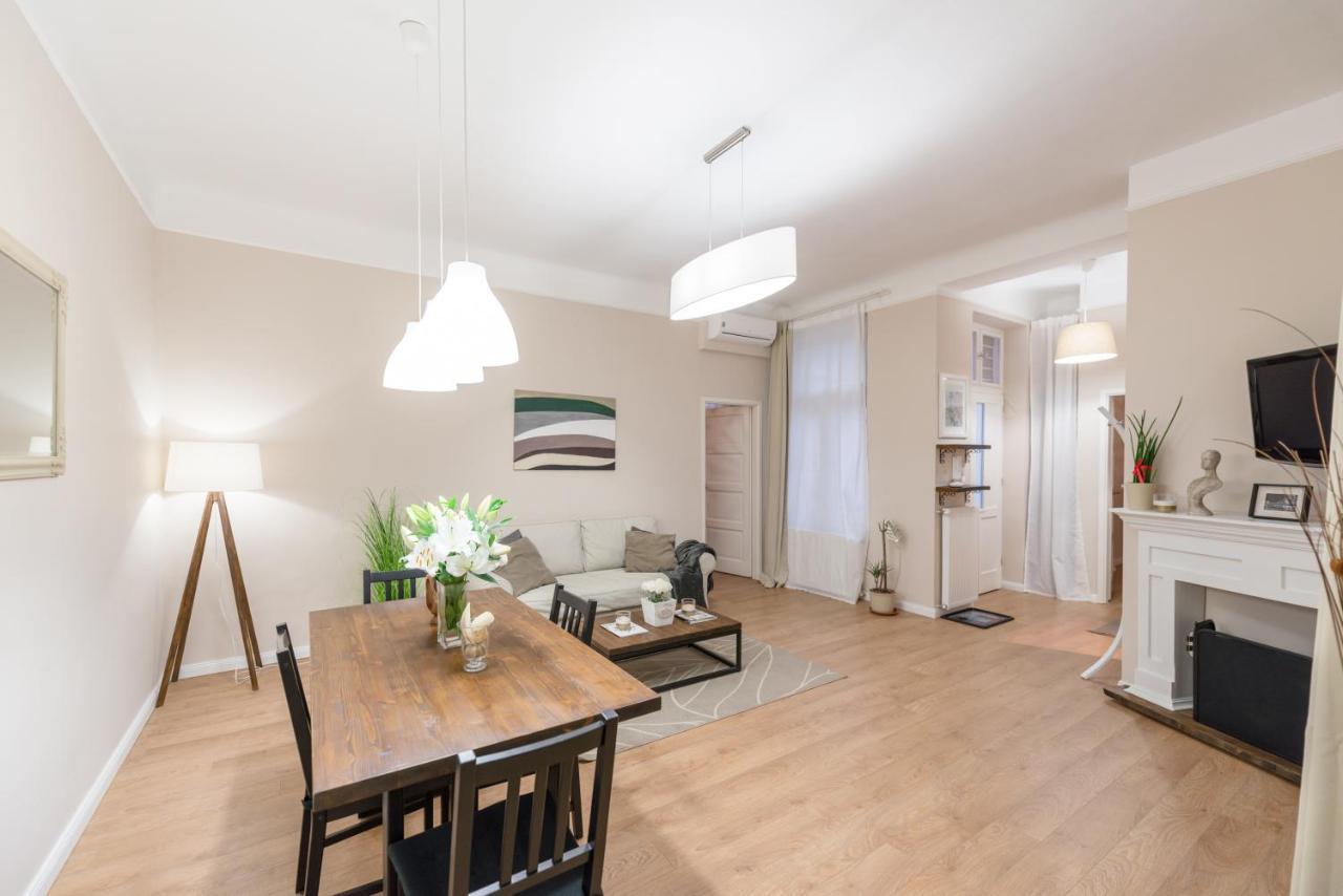 Downtown Heart 3 Bdr, 2 Bath, A/c Будапешт