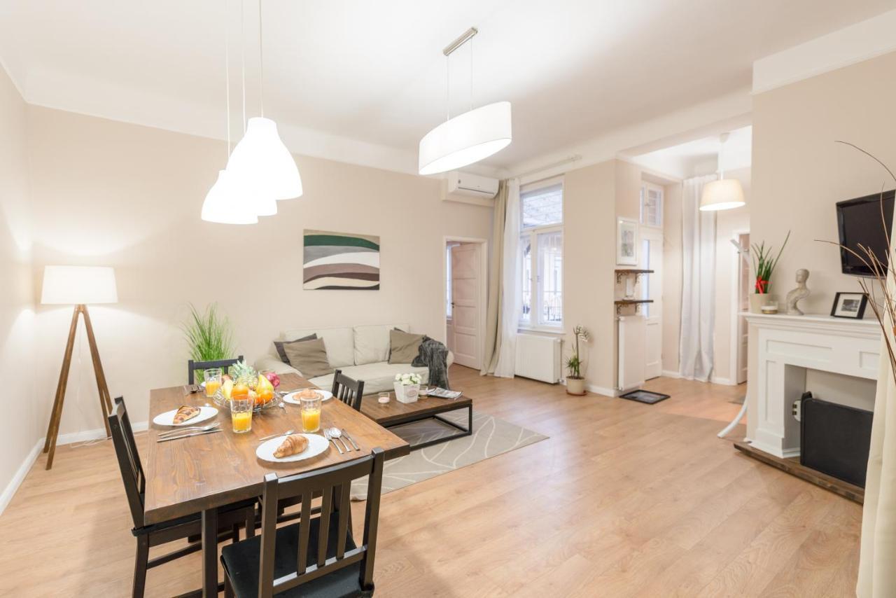 Апартаменты Downtown Heart 3 Bdr, 2 Bath, A/c *
