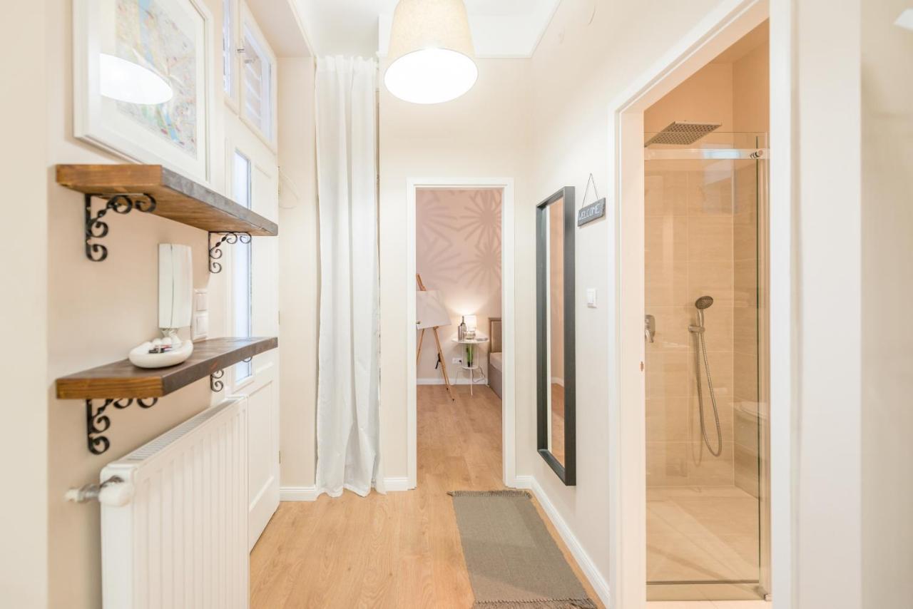 Апартаменты Downtown Heart 3 Bdr, 2 Bath, A/c *